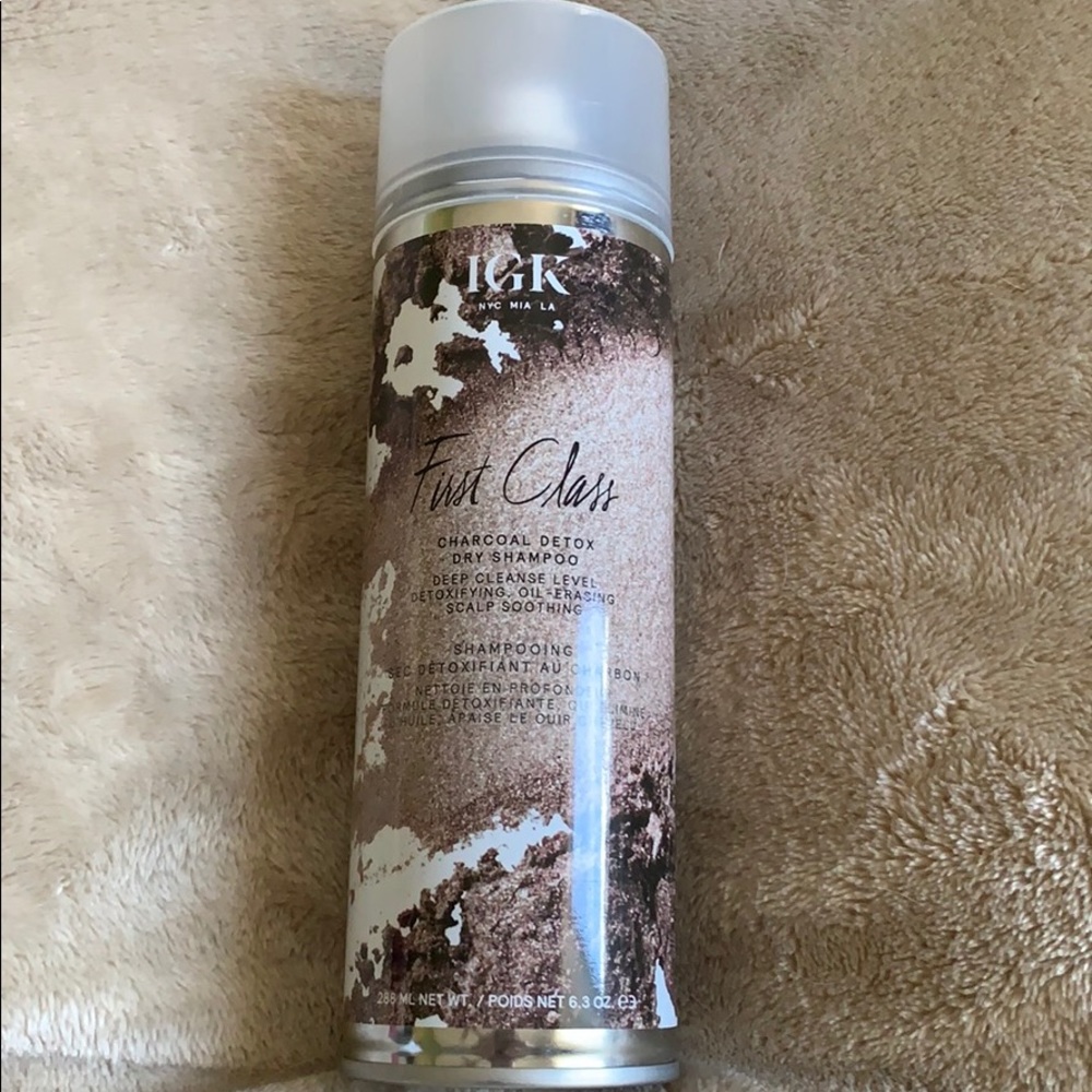 IGL First Class Charcoal Detox Dry Shampoo